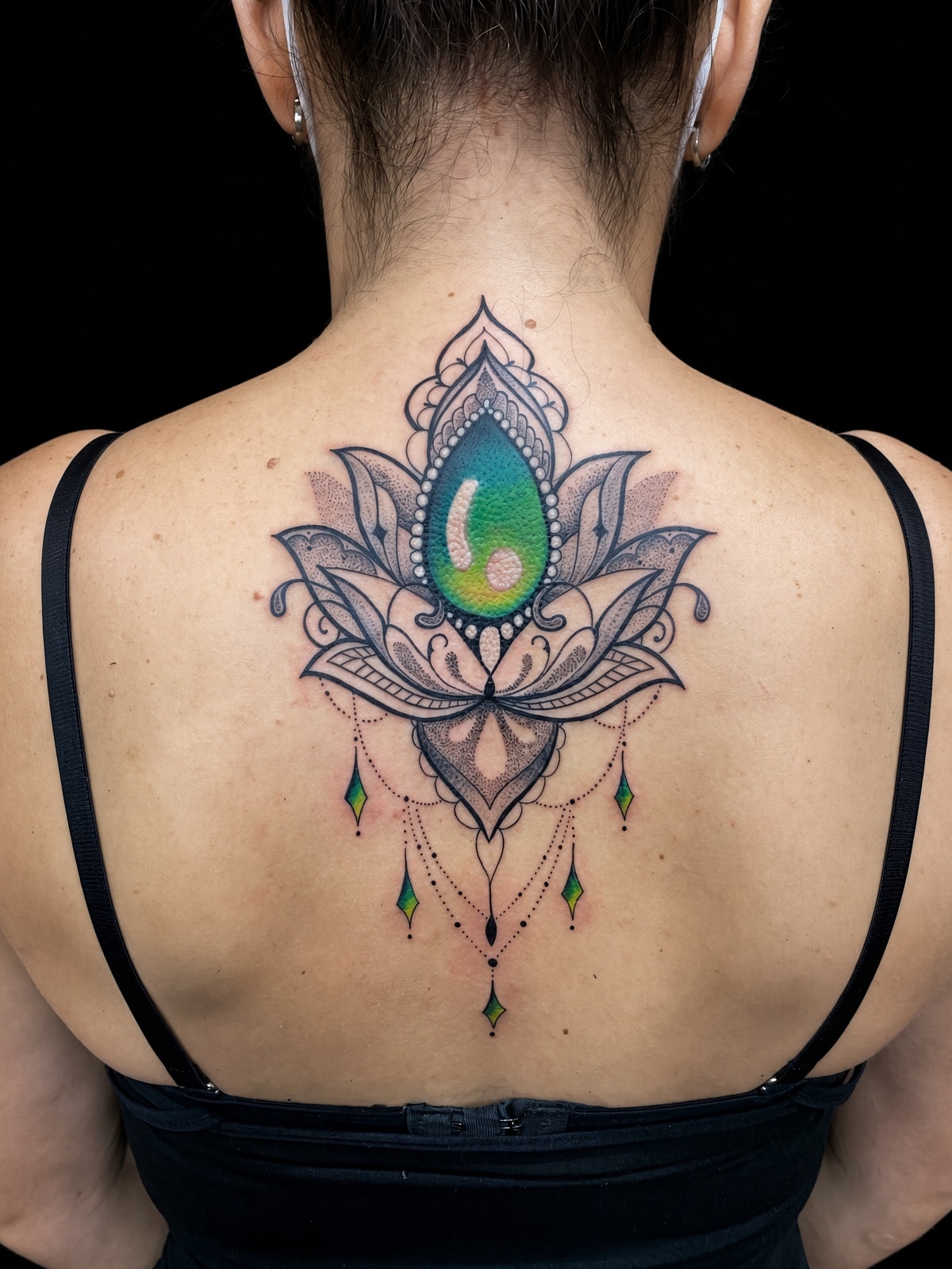 Tatuaje dotwork ornamental como imagen de referencia