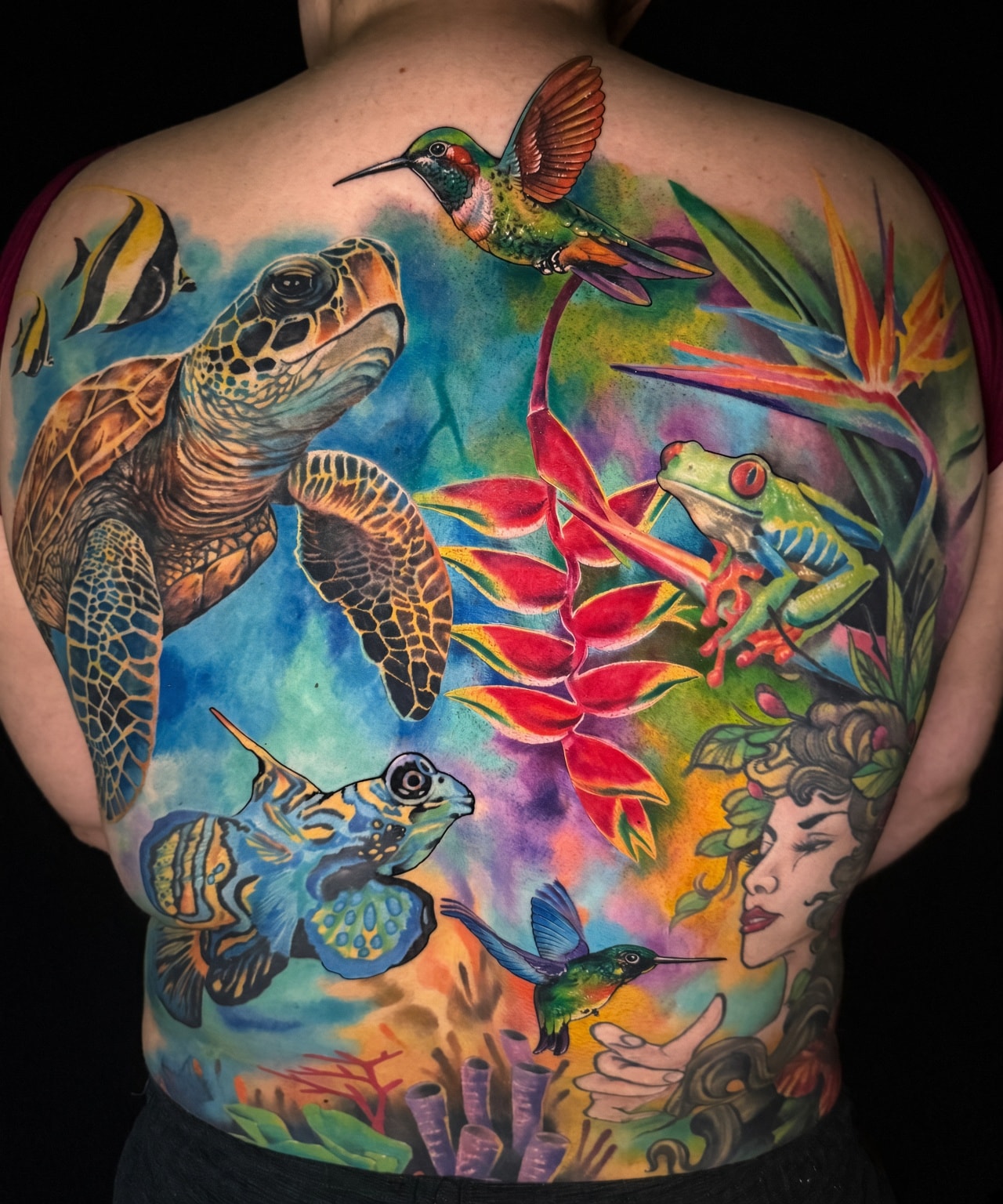 Tatuaje de estilo libre como imagen de referencia