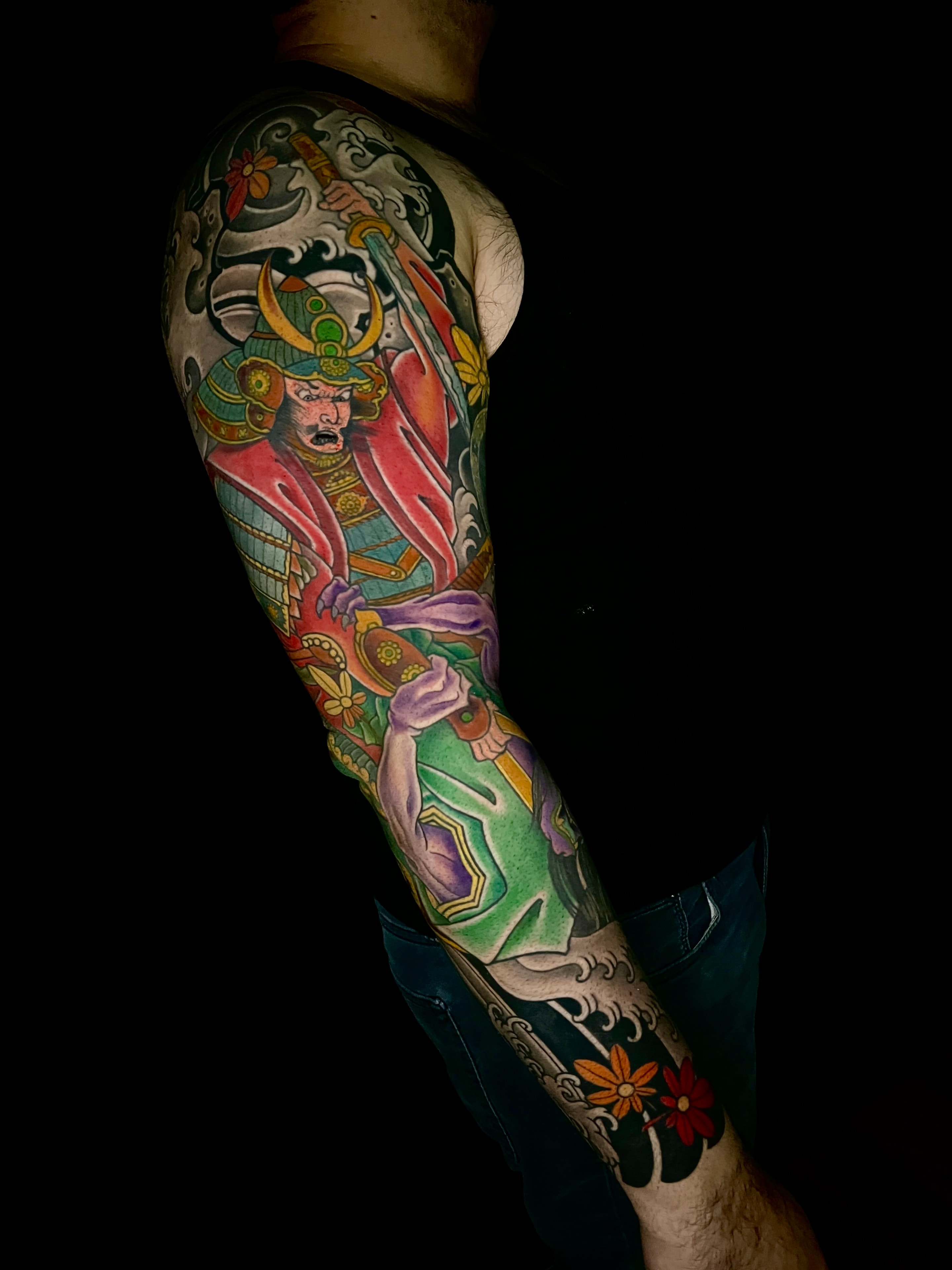 Tatuaje japonés de samurái de manga completa