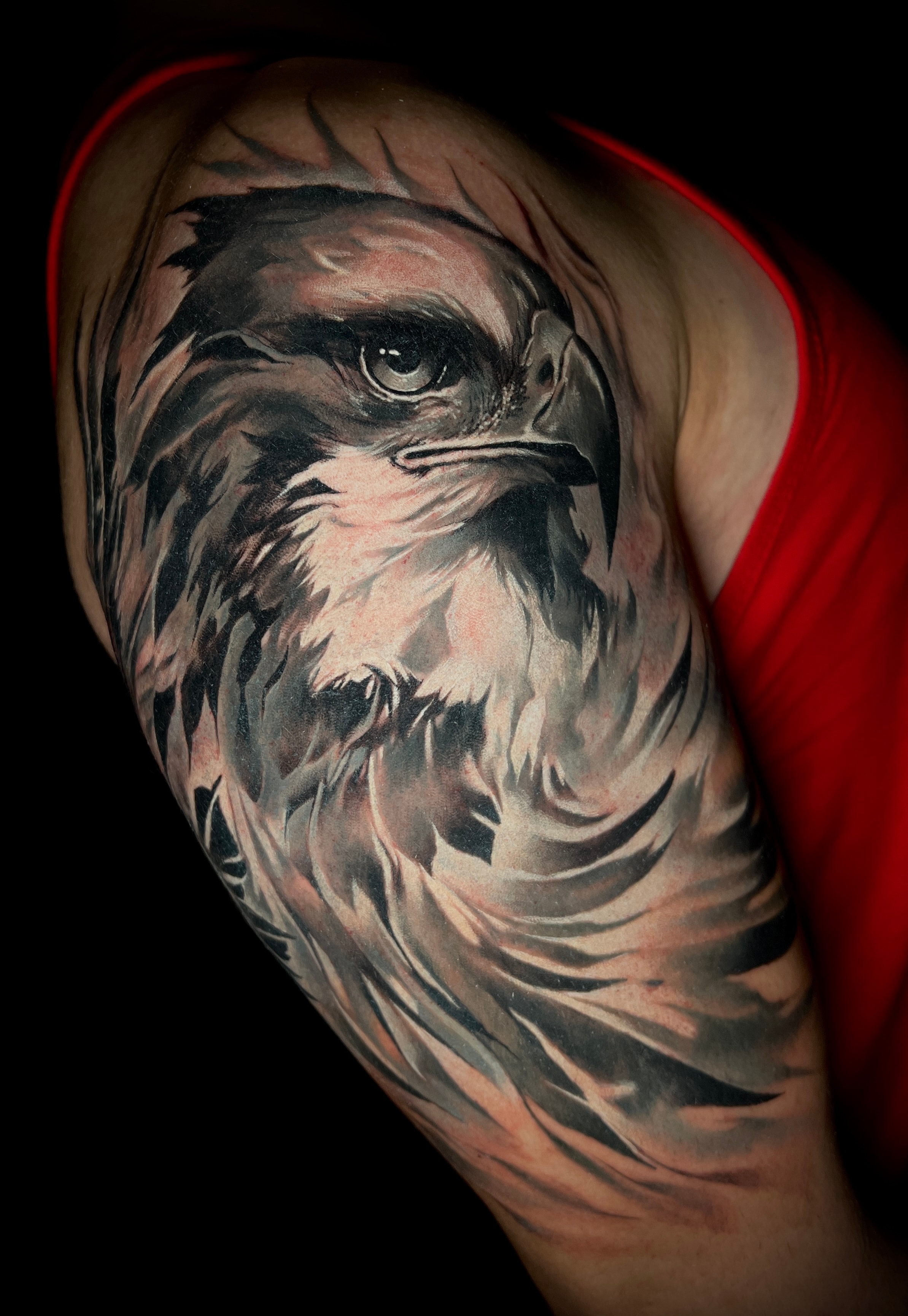 Tatuaje realista como imagen de referencia